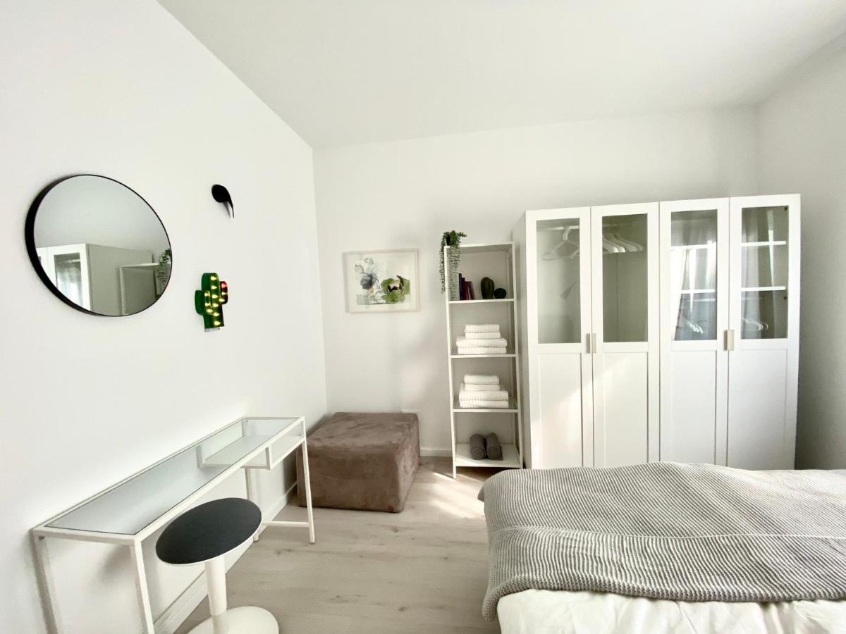 modernes Apartment, Terrasse und Garten am Lilienthalpark im Südwesten Berlins Exterior foto
